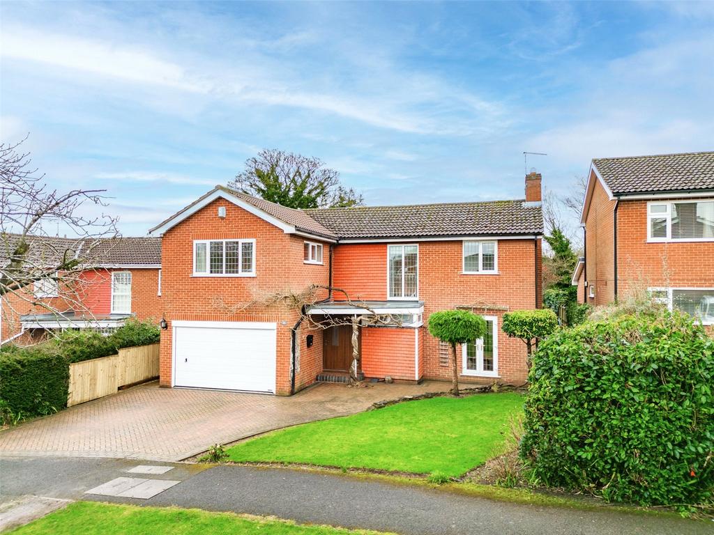 Chatsworth Avenue, Southwell... 5 bed detached house £530,000