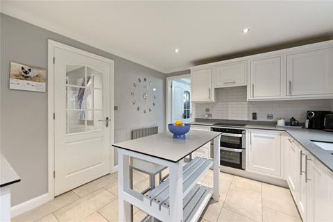 3 Abbots Close, Boxgrove, Chichester, PO18 0EL