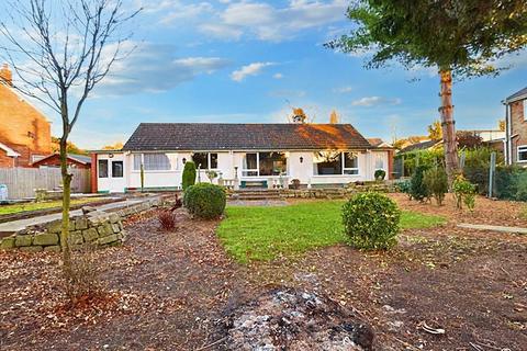 2 bedroom bungalow for sale - March Street , Kirton Lindsey , Gainsborough, ., DN21 4PL