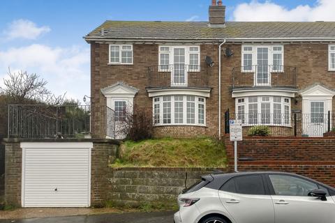 3 bedroom end of terrace house for sale - 1 Larkhill, Bexhill-on-Sea, East Sussex, TN40 1QZ