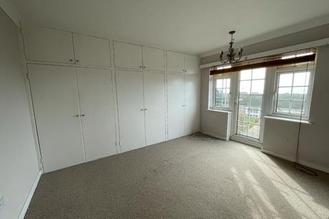 1 Larkhill, Bexhill-on-sea, TN40 1QZ
