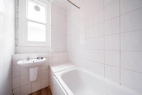 66 Larden Road, London, W3 7SX