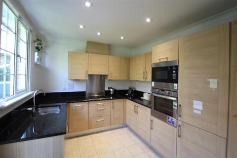 2 bedroom bungalow to rent - Chalet Estate, Mill Hill