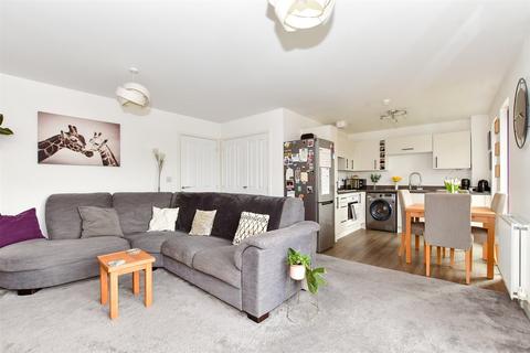 2 bedroom apartment for sale, Repton Avenue, Ashford, Kent