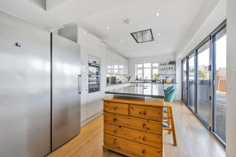 38 Shepherds Lane, Guildford, GU2 9SL