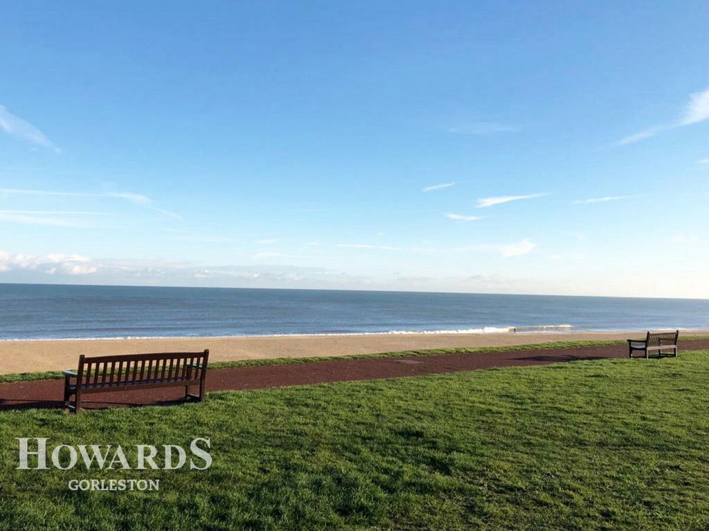 Marine Parade, Gorleston 1 bed apartment for sale £130,000