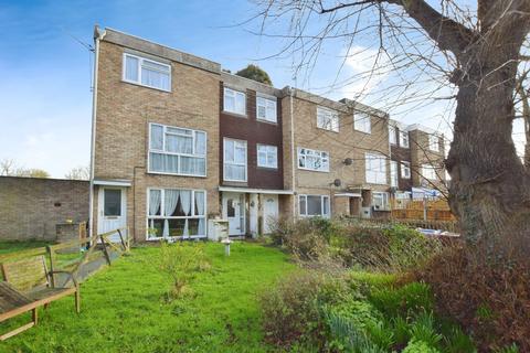 2 bedroom apartment for sale, Boyce Road, Stanford-Le-Hope, SS17