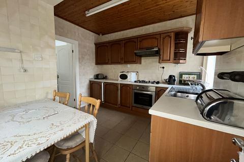 2 Armitage Gardens, Gateshead, NE9 7EY