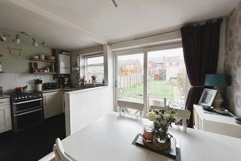 3 bedroom terraced house for sale, Monmouth Close, Rainham