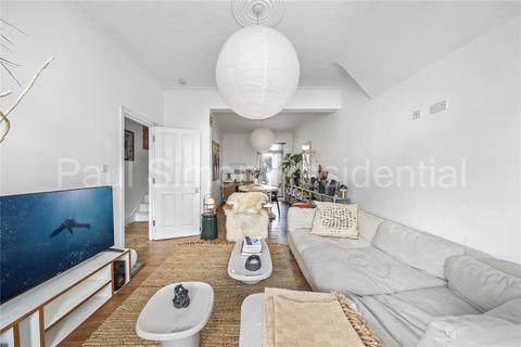 40 Winchelsea Road, London, N17 6XH