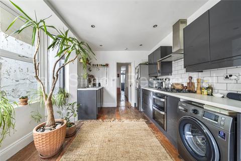 40 Winchelsea Road, London, N17 6XH