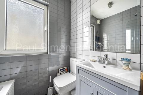 40 Winchelsea Road, London, N17 6XH