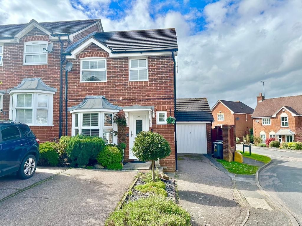 Trent Close, Shenley, WD7 3 bed semidetached house for sale £595,000