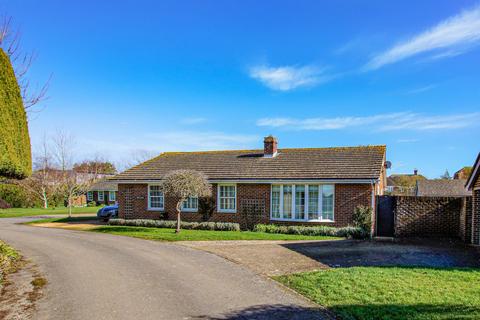 3 bedroom bungalow to rent - Middlefield, West Wittering, Chichester, West Sussex, PO20