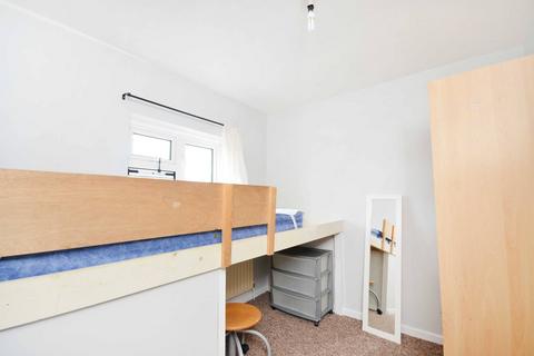74 Homestall, Guildford, GU2 8JS