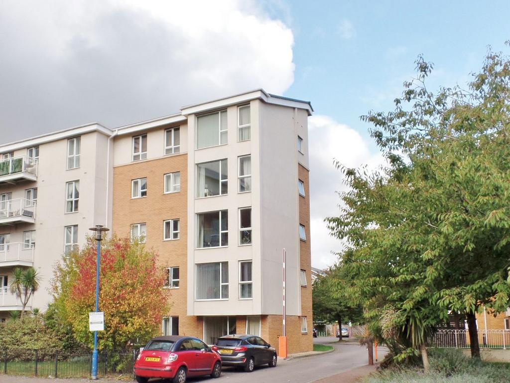 Cardiff Bay, Cardiff CF10 2 bed apartment for sale £169,950