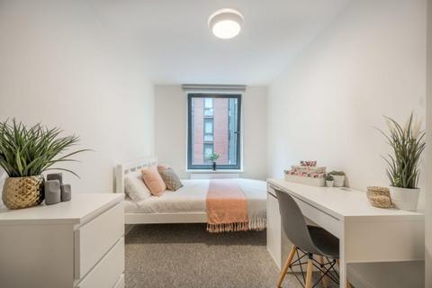6 bedroom flat to rent, Trippet Lane