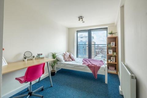 7 bedroom flat to rent, Regent Terrace