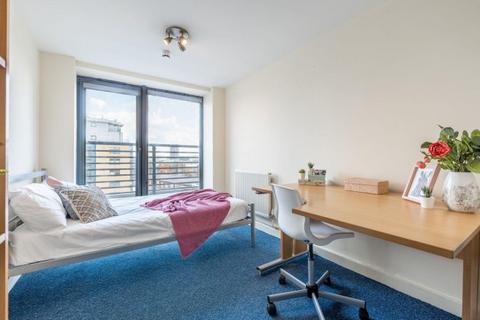 7 bedroom flat to rent, Regent Terrace