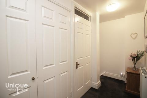2 bedroom apartment for sale - Elsinore Close,  Fleetwood, FY7