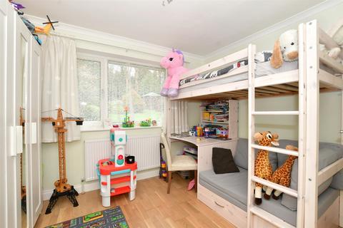 6 Hillhouse Drive, Reigate, RH2 8BH