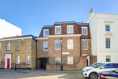 2 bedroom flat for sale - Lower Square, Isleworth, TW7
