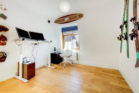 Flat 20, Osprey House Lower Square, Isleworth, TW7 6XJ