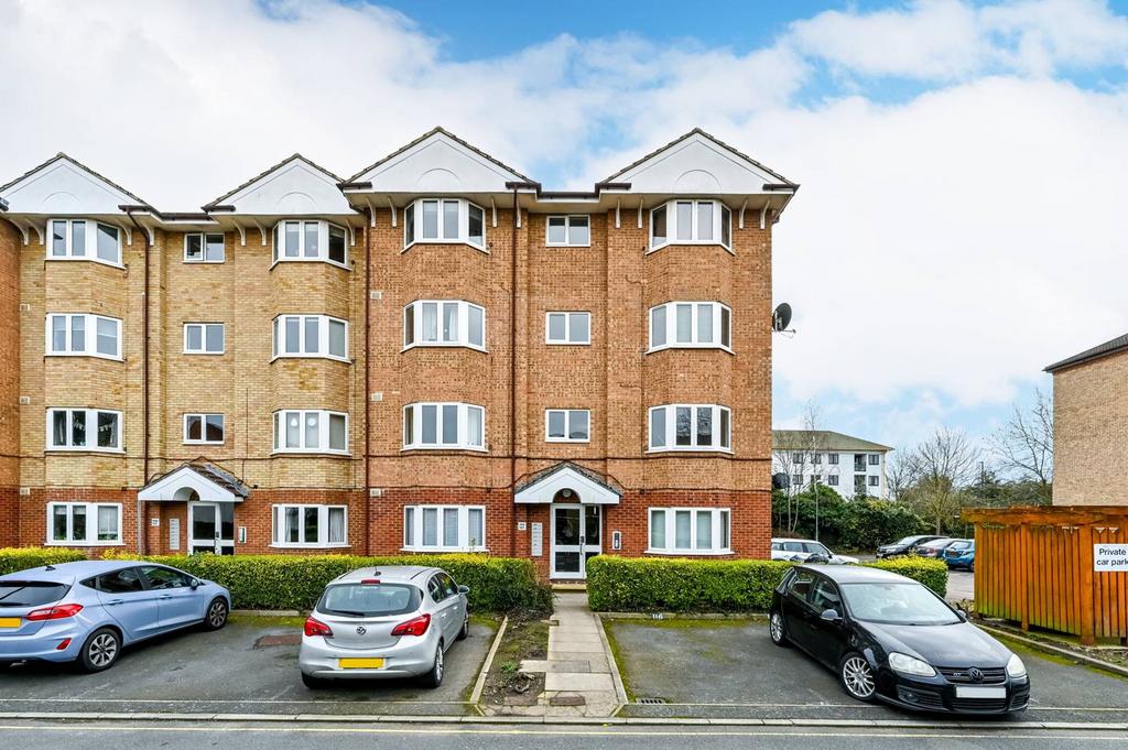 Varsity Drive, Twickenham, TW1 2 bed flat for sale £350,000