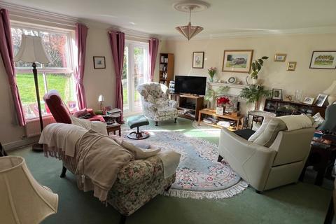 35 Egham Hill, Egham, TW20 0ER