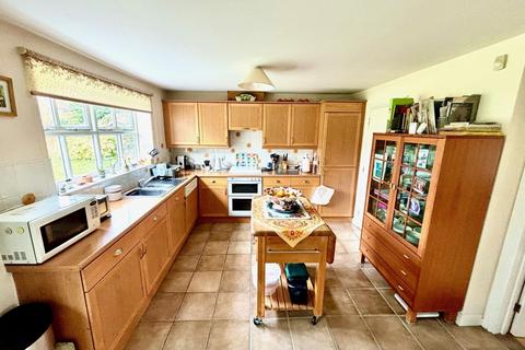 35 Egham Hill, Egham, TW20 0ER