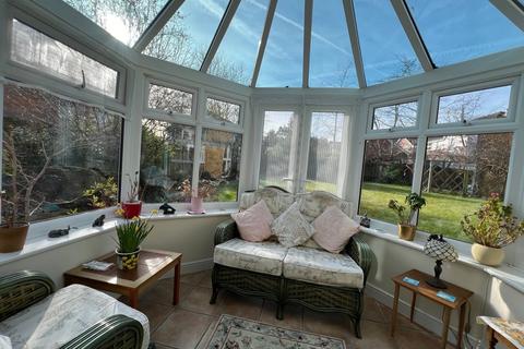 35 Egham Hill, Egham, TW20 0ER