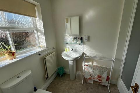 35 Egham Hill, Egham, TW20 0ER