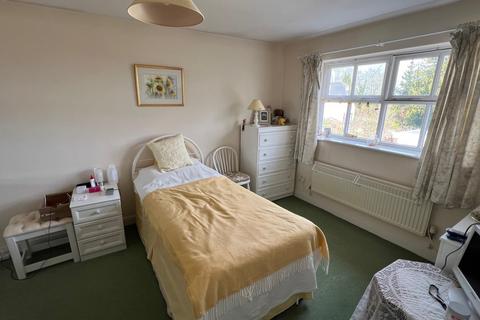 35 Egham Hill, Egham, TW20 0ER