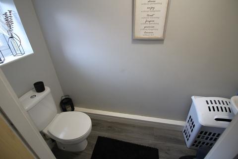 11 Fairbourne Walk, Oldham, OL1 4QQ