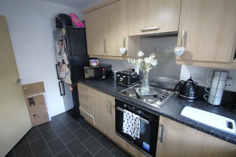 11 Fairbourne Walk, Oldham, OL1 4QQ