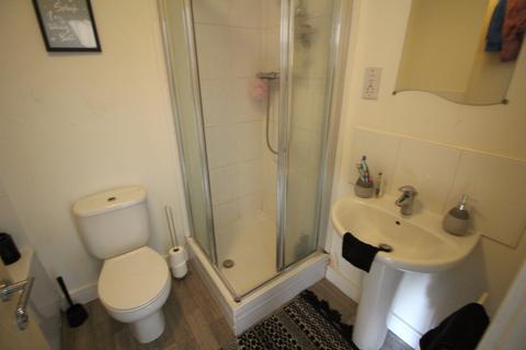 11 Fairbourne Walk, Oldham, OL1 4QQ