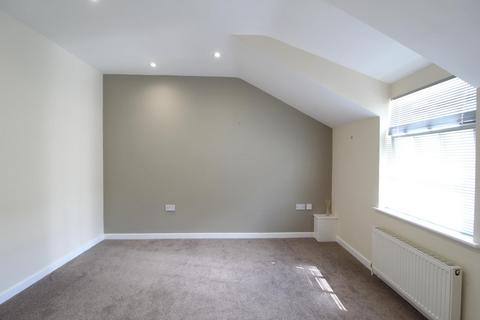 2 bedroom flat to rent - Allhallowgate, Ripon, North Yorkshire, UK, HG4