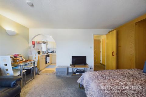 Studio for sale, Redgrave Close, Croydon, CR0