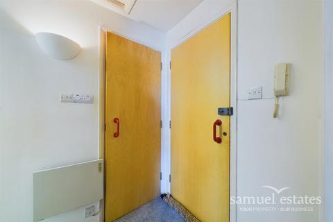 Studio for sale, Redgrave Close, Croydon, CR0