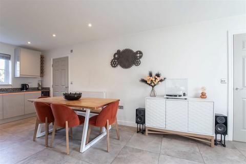4 Vardroe Way, Tibberton, Droitwich, WR9 7TG