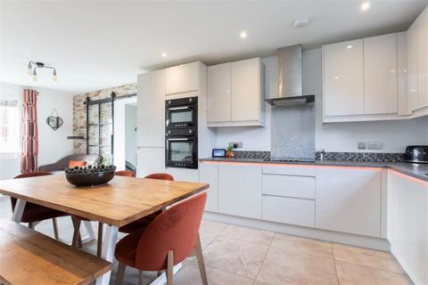 4 Vardroe Way, Tibberton, Droitwich, WR9 7TG