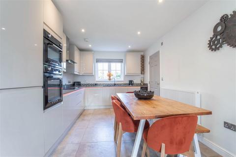 4 Vardroe Way, Tibberton, Droitwich, WR9 7TG