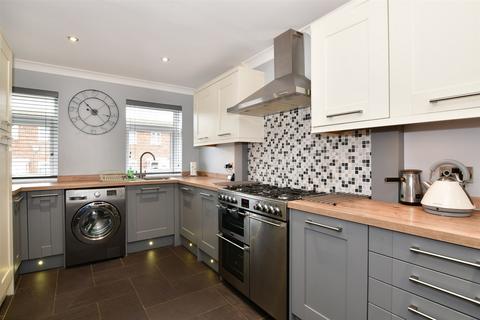3 bedroom end of terrace house for sale, Tangmere Close, Gillingham, Kent