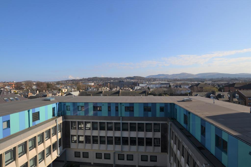 Elfin Square, Edinburgh, EH11 2 bed flat for sale £220,000