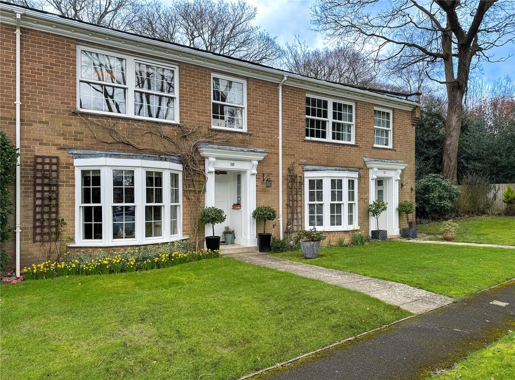 Cranwell Close, Bransgore, Christchurch, Dorset, BH23 3 bed terraced