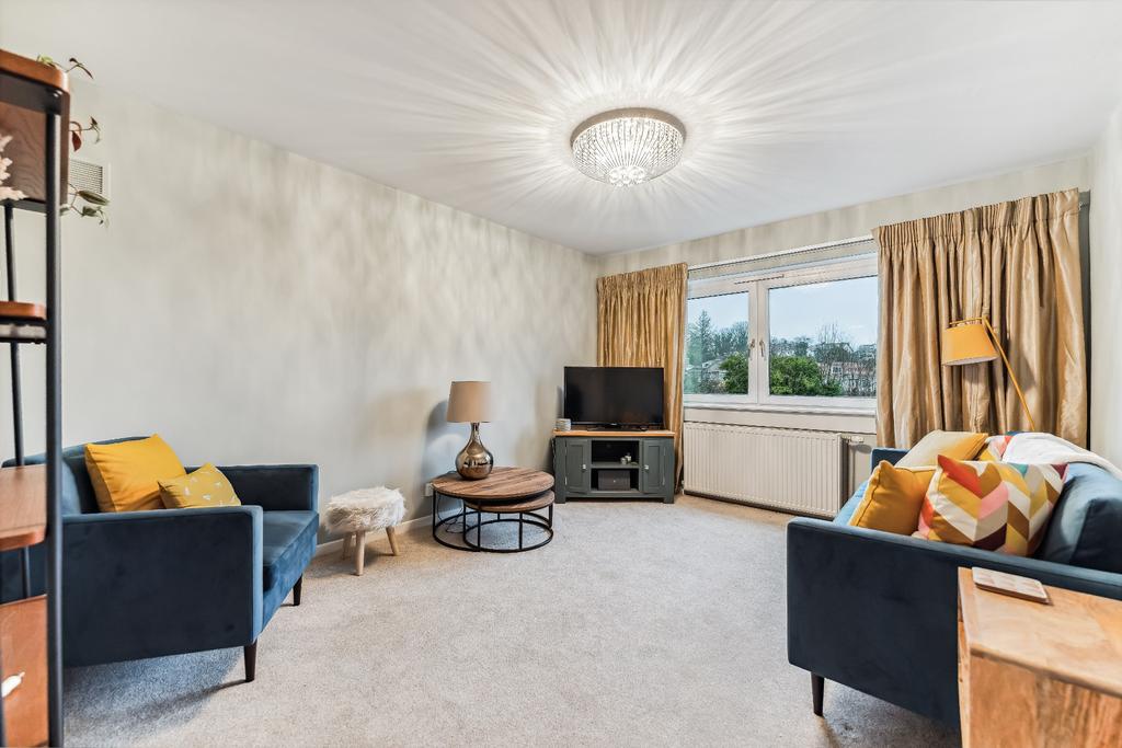 Parkgrove Avenue, Flat 2/2, Giffnock, East Renfrewshire, G46 6HT 1 bed