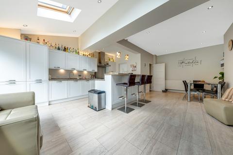 18 Eden Way, Beckenham, BR3 3DJ