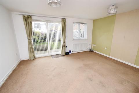3 bedroom end of terrace house for sale, Lapwing Close, Corby NN18