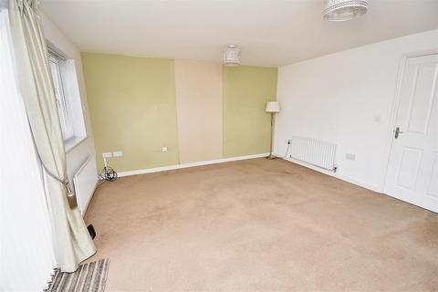 3 bedroom end of terrace house for sale, Lapwing Close, Corby NN18