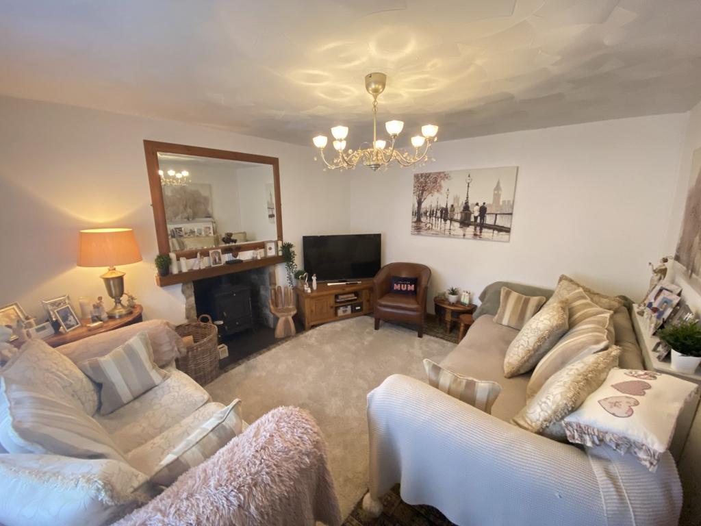 Jeffreyston, Kilgetty, Pembrokeshire... 3 bed semidetached house for sale £270,000